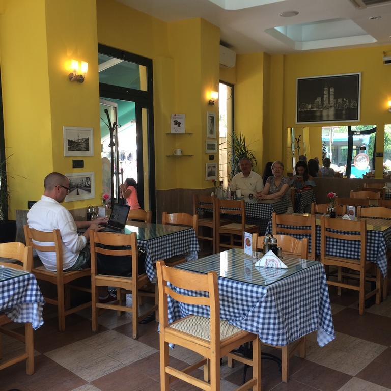Stephen Center B&B Tirana Extérieur photo